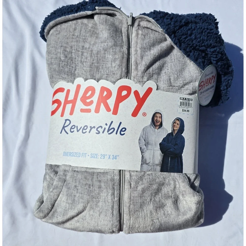 NWT Reversible Cozy Sherpy Blanket Coat w/Zip Unisex/Kids (Or Small Adult)